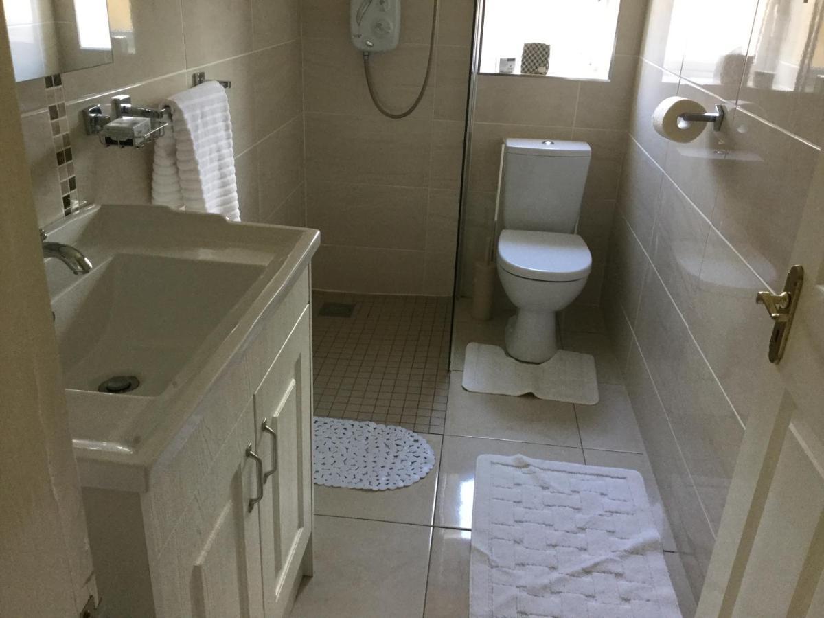 Adare Luxury Riverside Apartment Limerick Junction Esterno foto