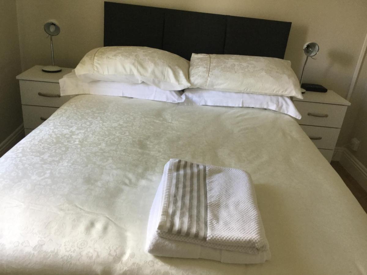 Adare Luxury Riverside Apartment Limerick Junction Esterno foto